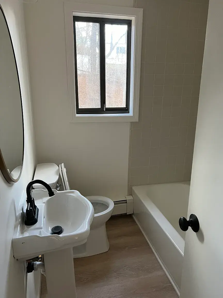 Simsbury 4 Bedroom 2 Bath for rent