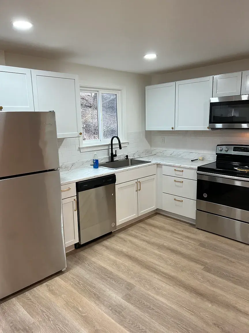 Simsbury 4 Bedroom 2 Bath for rent