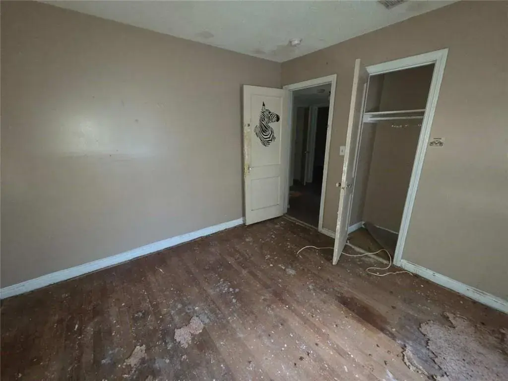4bed 2bath in Greenwood Ave