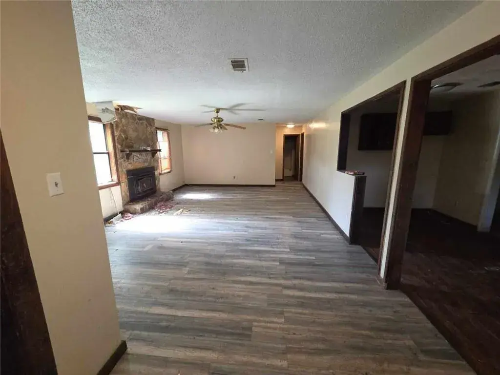 4bed 2bath in Greenwood Ave