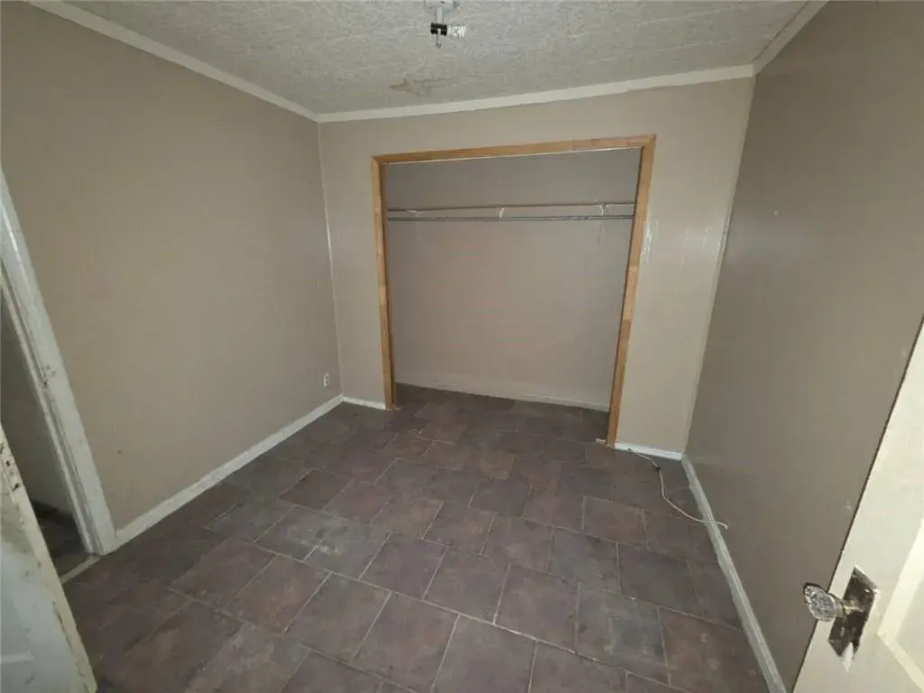 4bed 2bath in Greenwood Ave