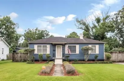 Adorable Midtown Mobile Cottage
