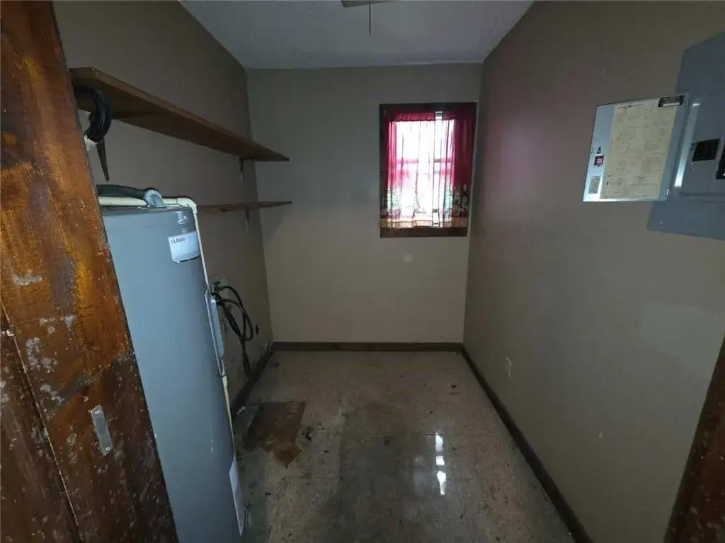 4bed 2bath in Greenwood Ave