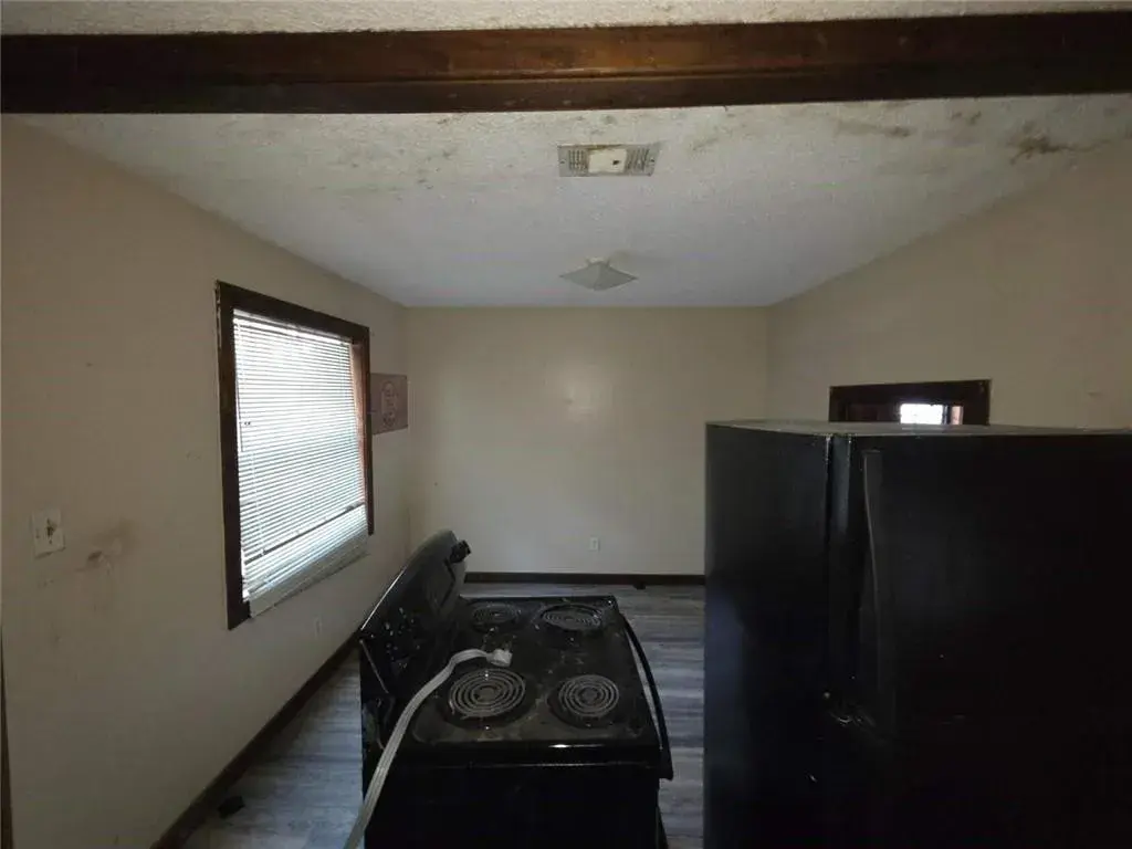 4bed 2bath in Greenwood Ave
