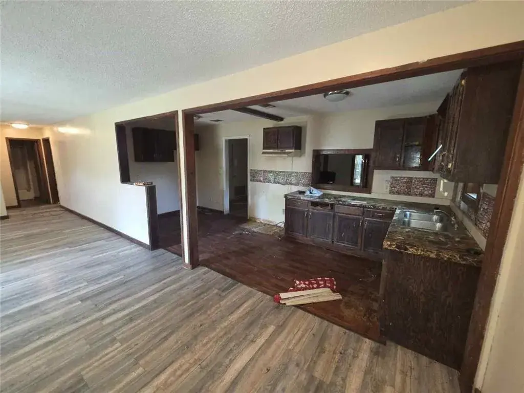 4bed 2bath in Greenwood Ave