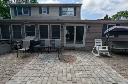 Well maintained Colonial located in Syosset