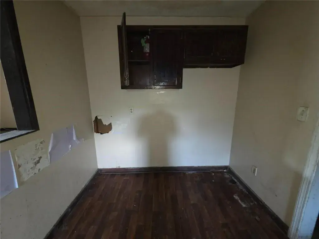 4bed 2bath in Greenwood Ave