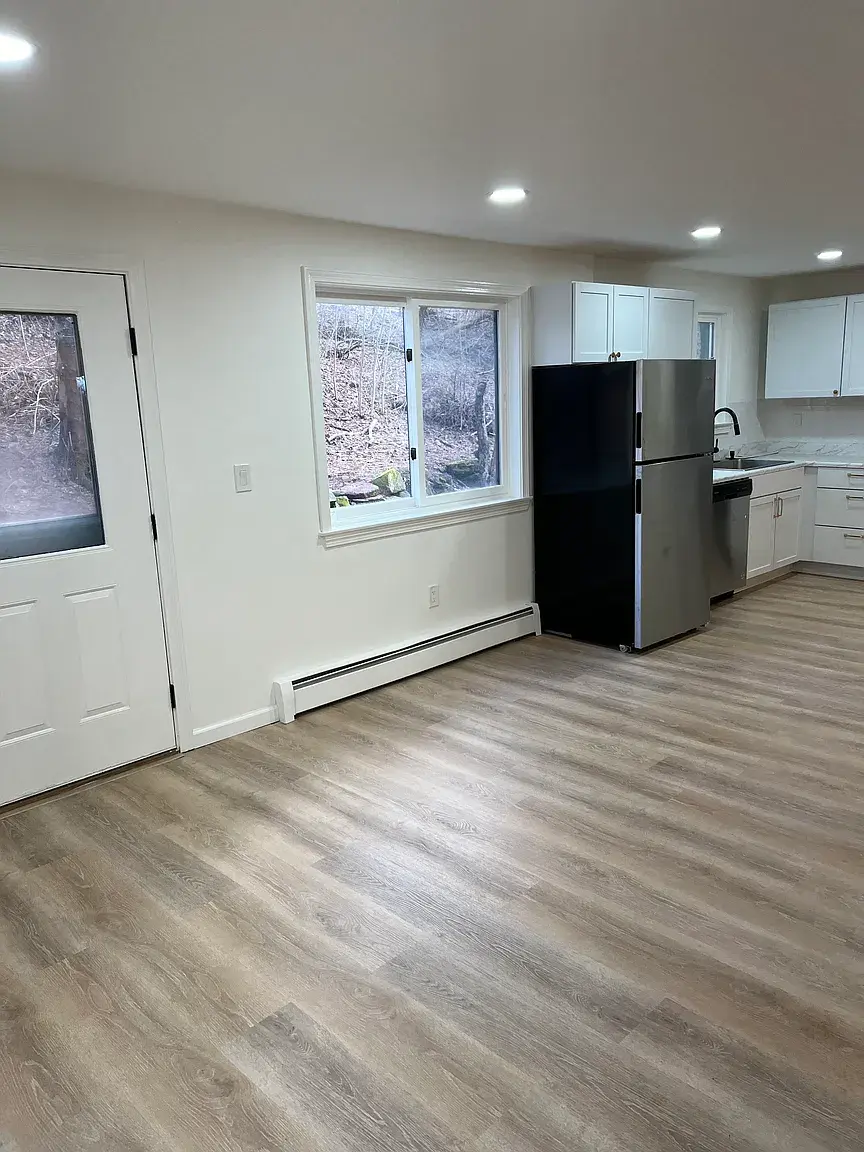 Simsbury 4 Bedroom 2 Bath for rent